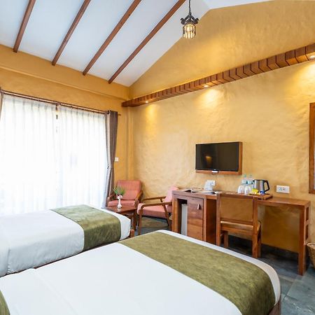 Bar Peepal Resort Pokhara Dış mekan fotoğraf Deluxe Room